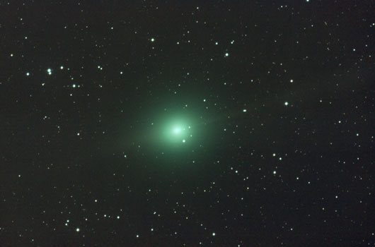 Komet Lulin am 31.1.2009 mit Schweif und Gegenschweif, fotografiert mit dem 20"-Hypergraphen der Volkssternwarte Hagen. [Norbert Mrozek]