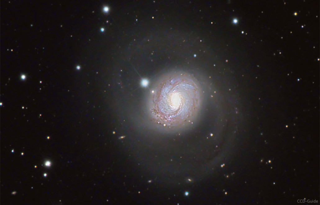 SEYFERTS SCHÖNE SPIRALE – die Galaxie M 77 und ihre Umgebung