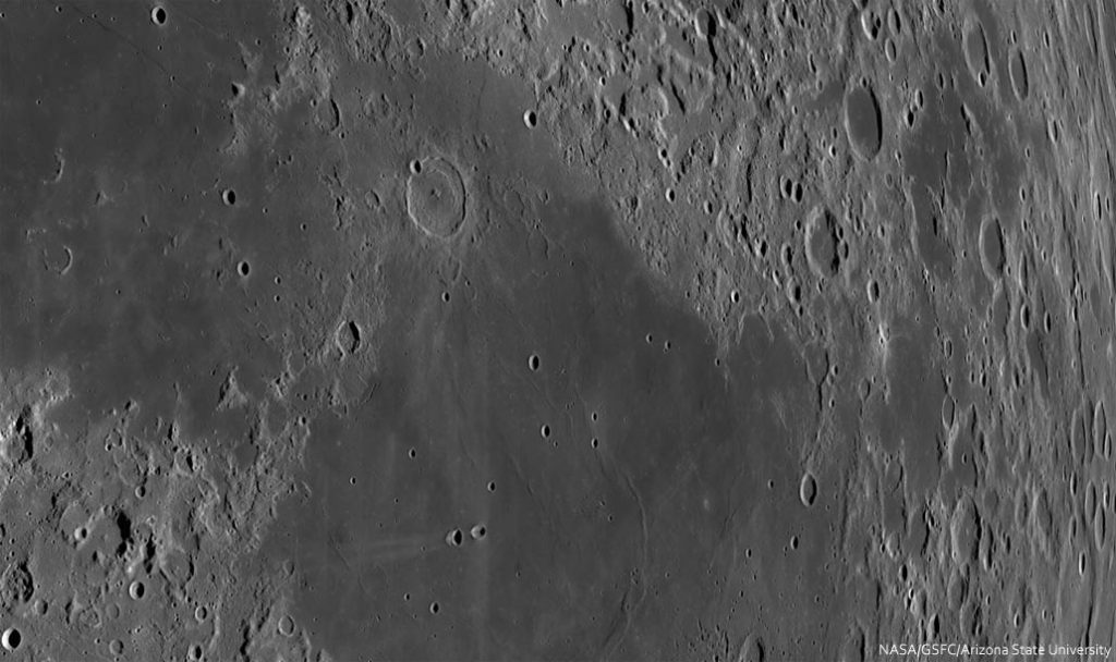 Spix' Blick zum Mond Taruntius Krater mit doppeltem Ringwall